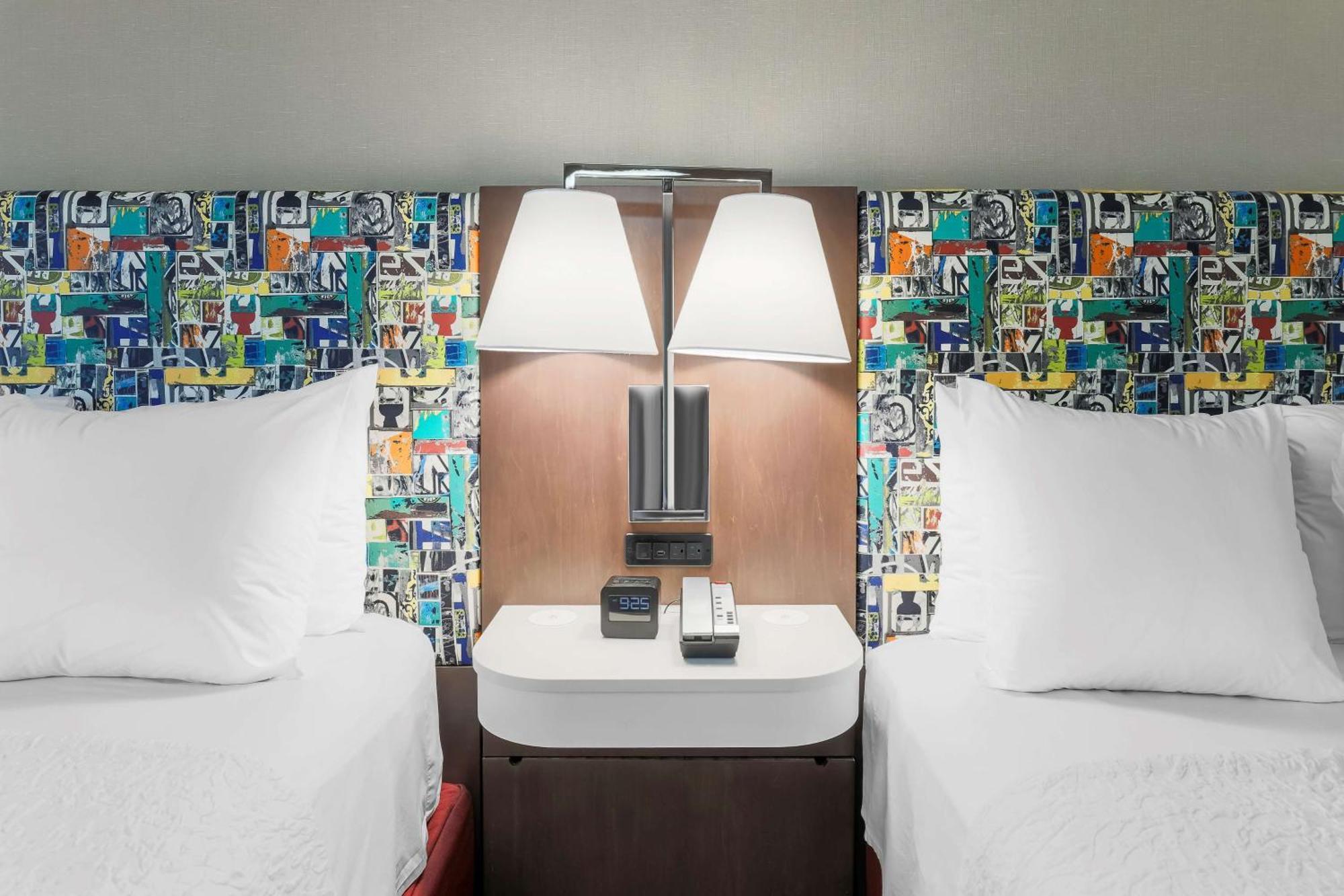 Hampton Inn & Suites Pittsburgh Downtown Bagian luar foto