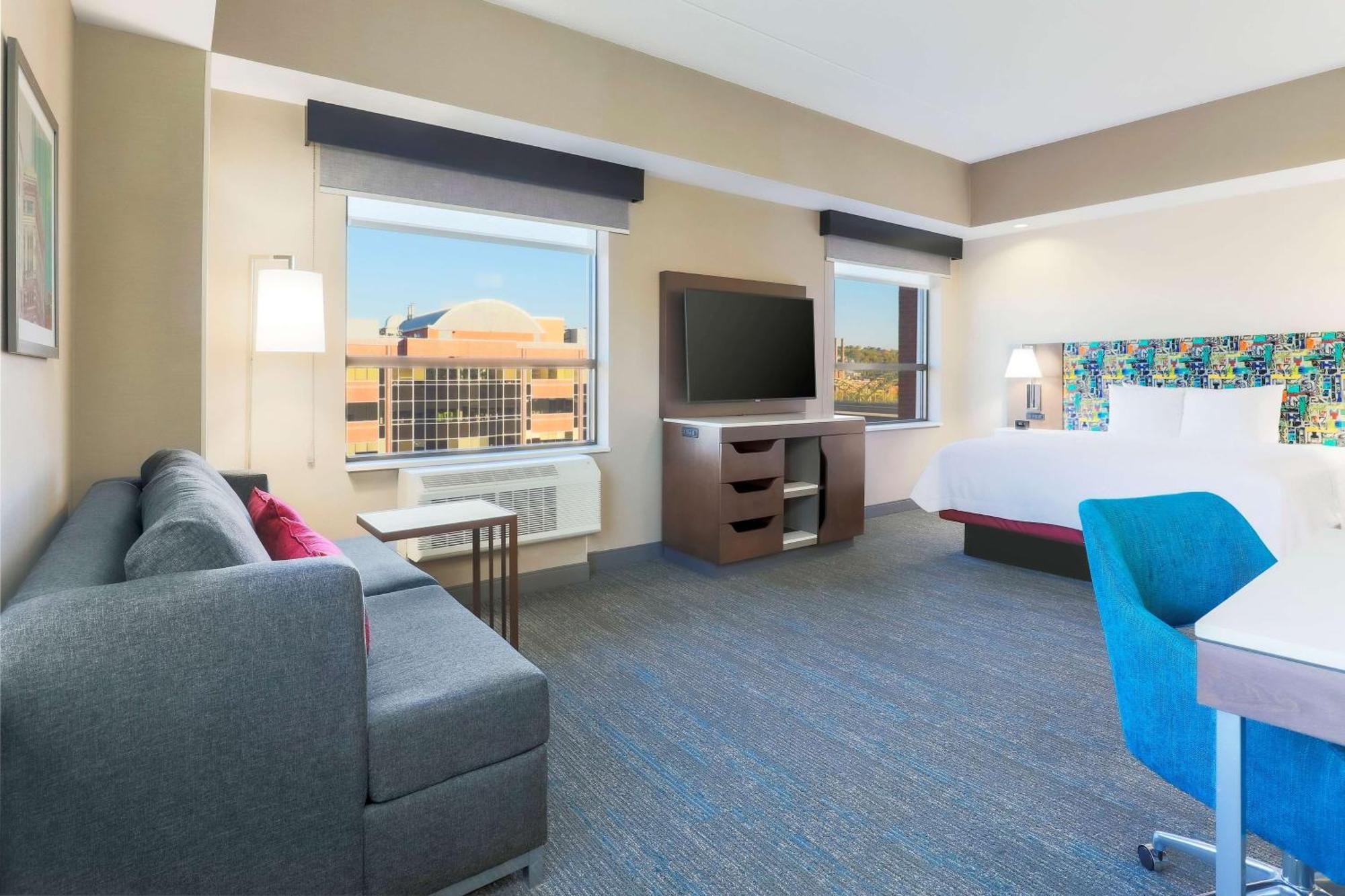 Hampton Inn & Suites Pittsburgh Downtown Bagian luar foto