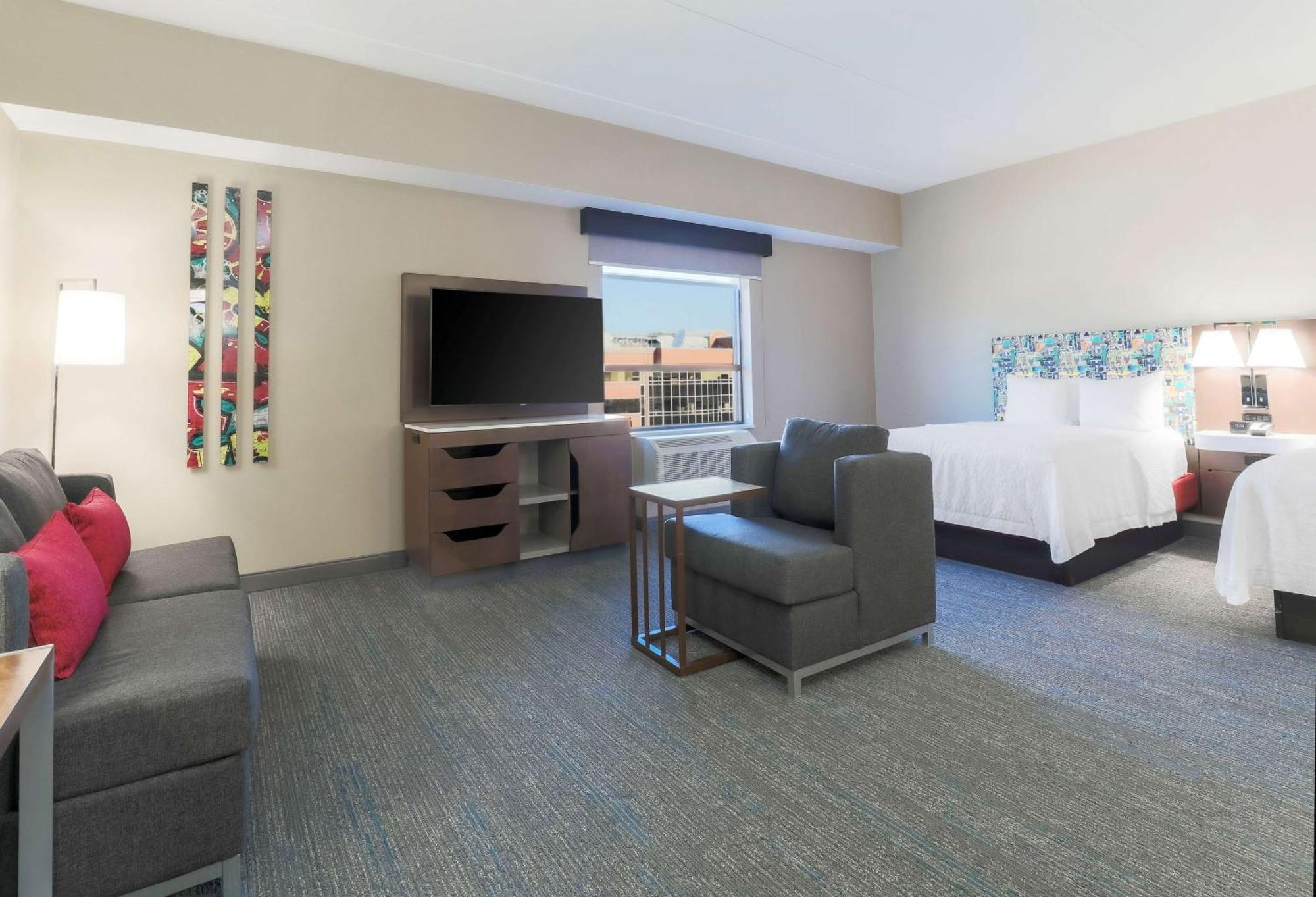 Hampton Inn & Suites Pittsburgh Downtown Bagian luar foto